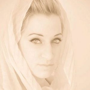 Meet your Posher, Briana